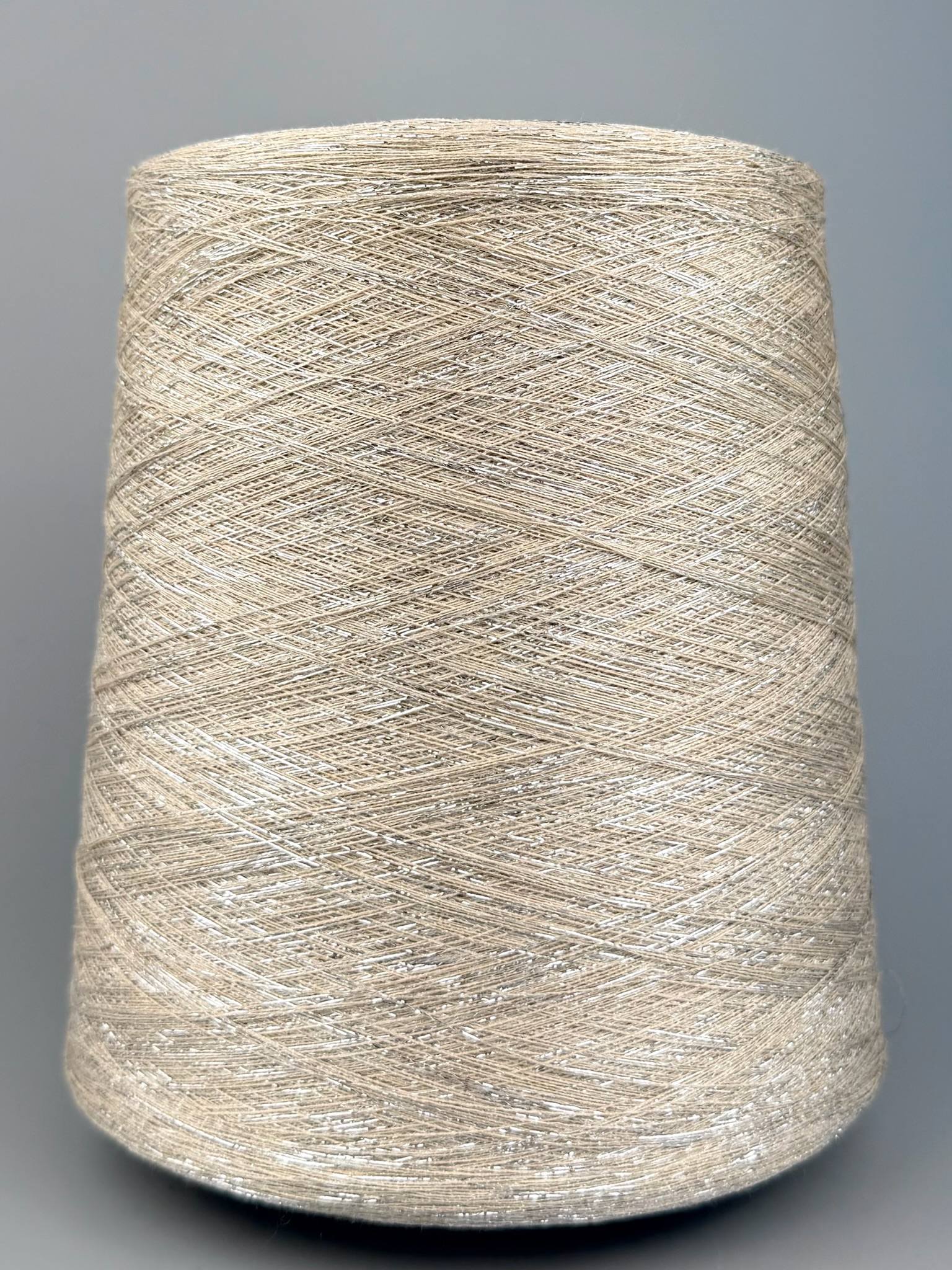 Industria Italiana Filati Art. Frizzante Nm 35 – Fil fantaisie en viscose et lurex col. Beige froid 2040 photo 2